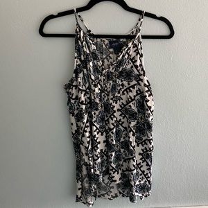 Daytrip vneck flowy tank top